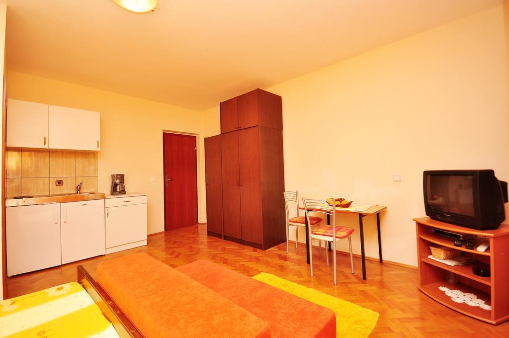 Apartments Ivan Duće Rum bild