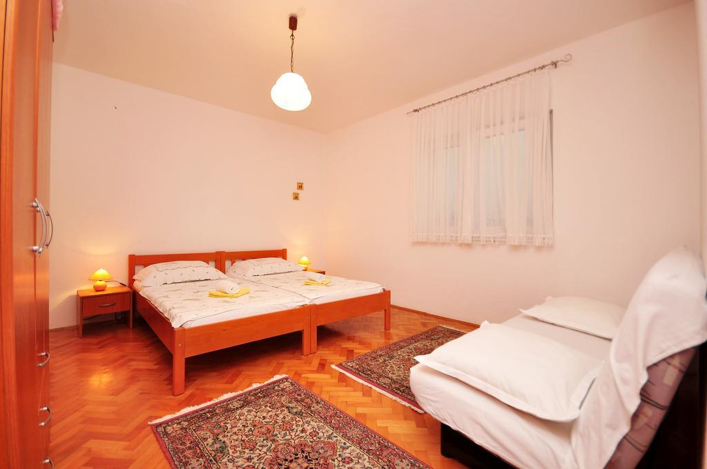 Apartments Ivan Duće Rum bild